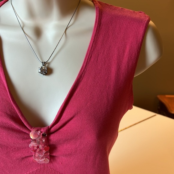 🌺CEST CITY PINK V NECK TOP WITH SEQUINS - SIZE SMALL🌺 - Picture 6 of 13